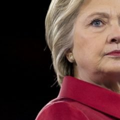 ¿A quién le habla Hillary?